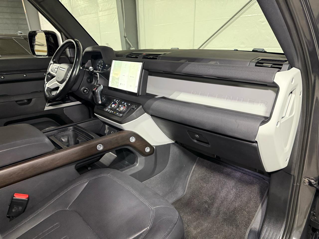 Land Rover Defender 110 X-Dynamic SE 2022