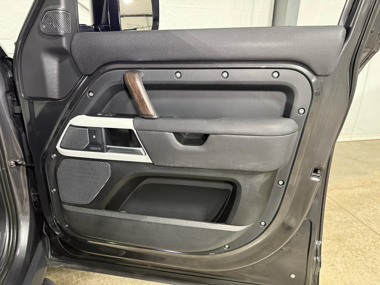 Land Rover Defender 110 X-Dynamic SE 2022