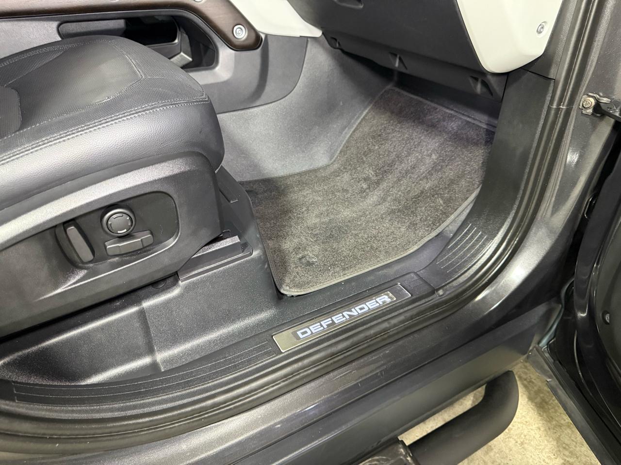 Land Rover Defender 110 X-Dynamic SE 2022