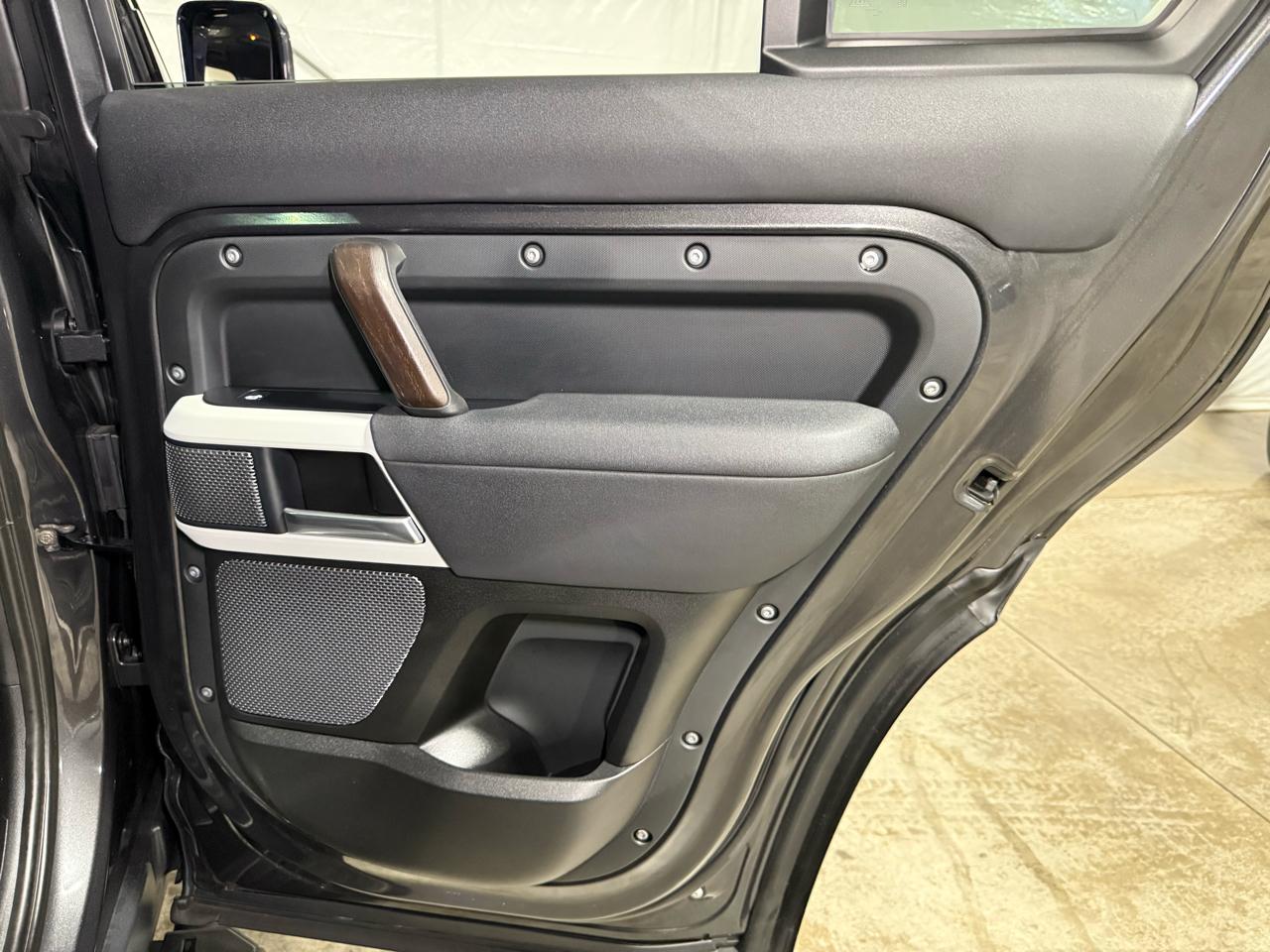 Land Rover Defender 110 X-Dynamic SE 2022