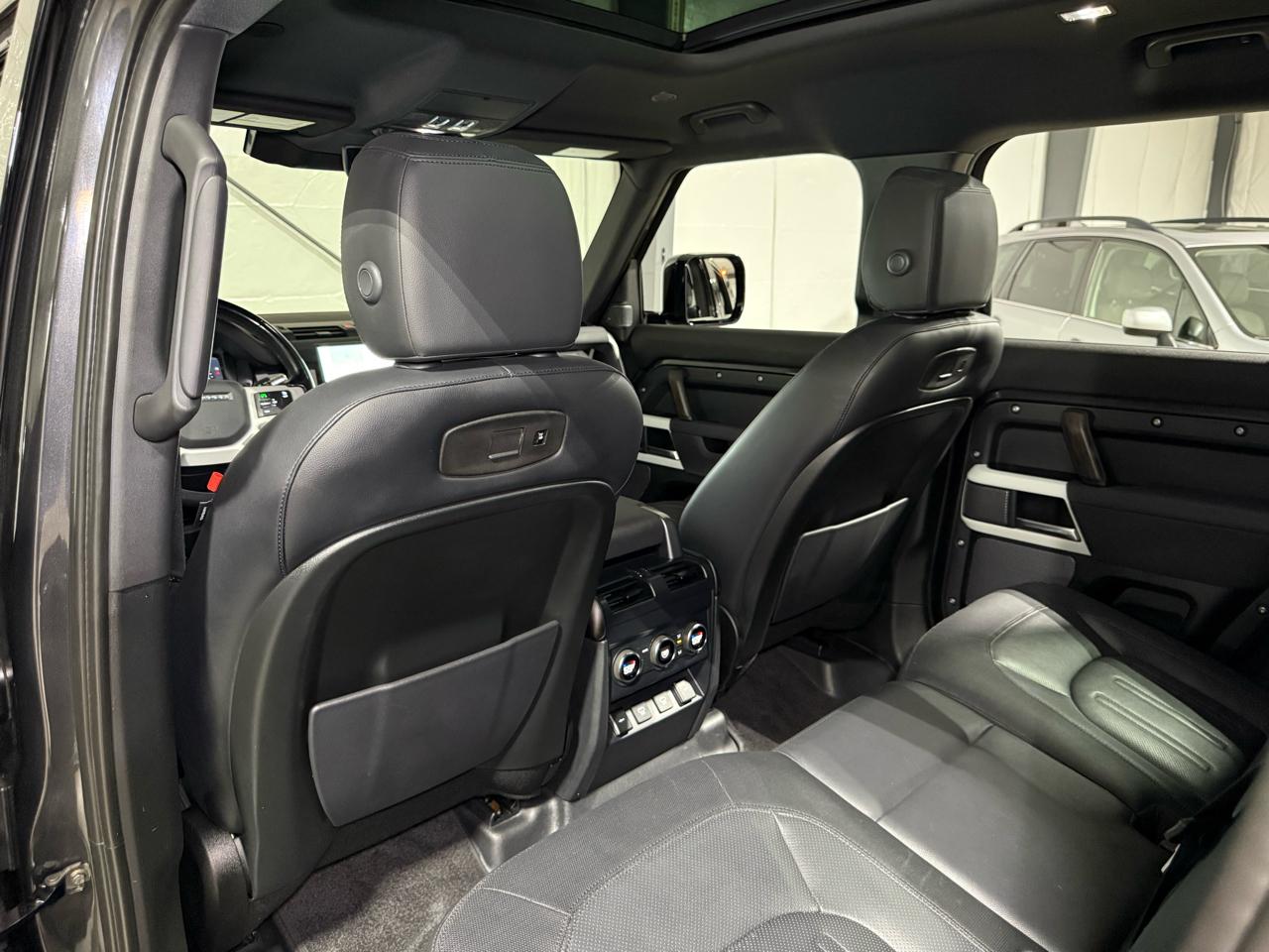 Land Rover Defender 110 X-Dynamic SE 2022