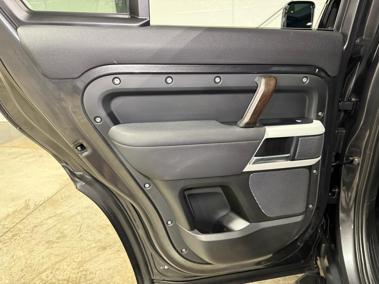 Land Rover Defender 110 X-Dynamic SE 2022