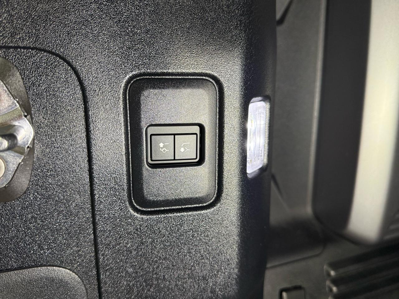 Land Rover Defender 110 X-Dynamic SE 2022