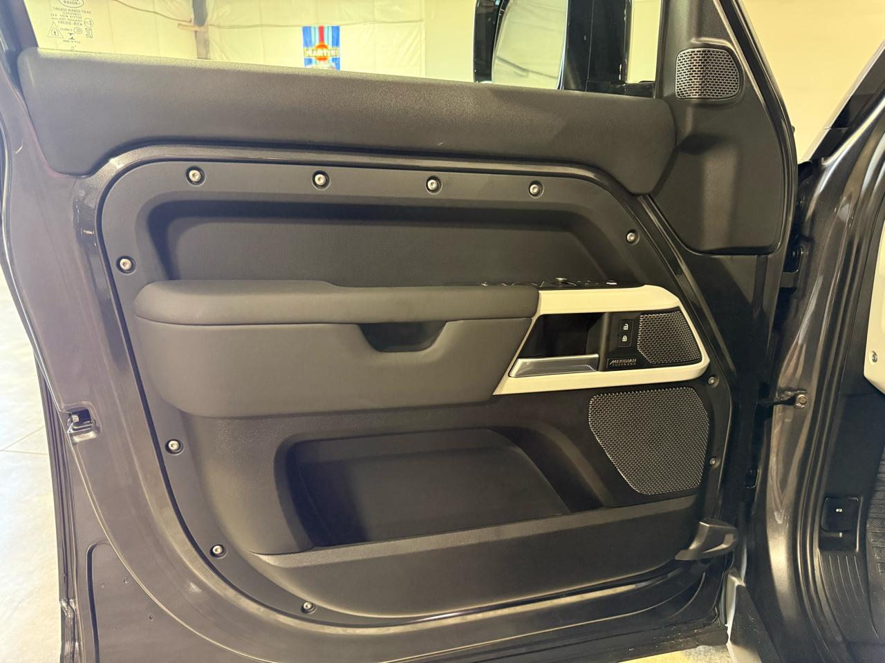 Land Rover Defender 110 X-Dynamic SE 2022