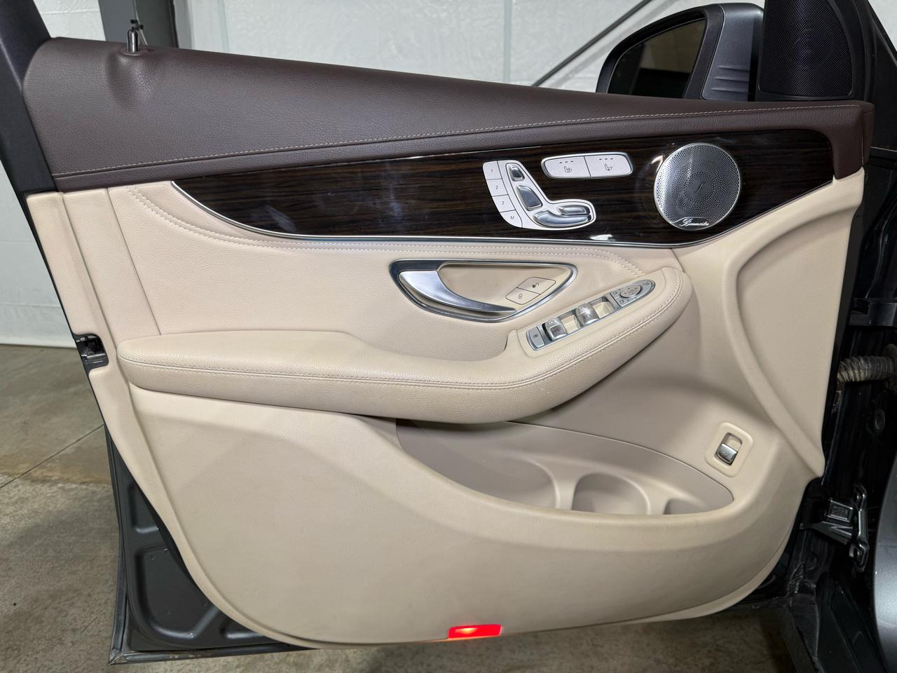 Mercedes-Benz GLC-Class GLC300 4MATIC 2016