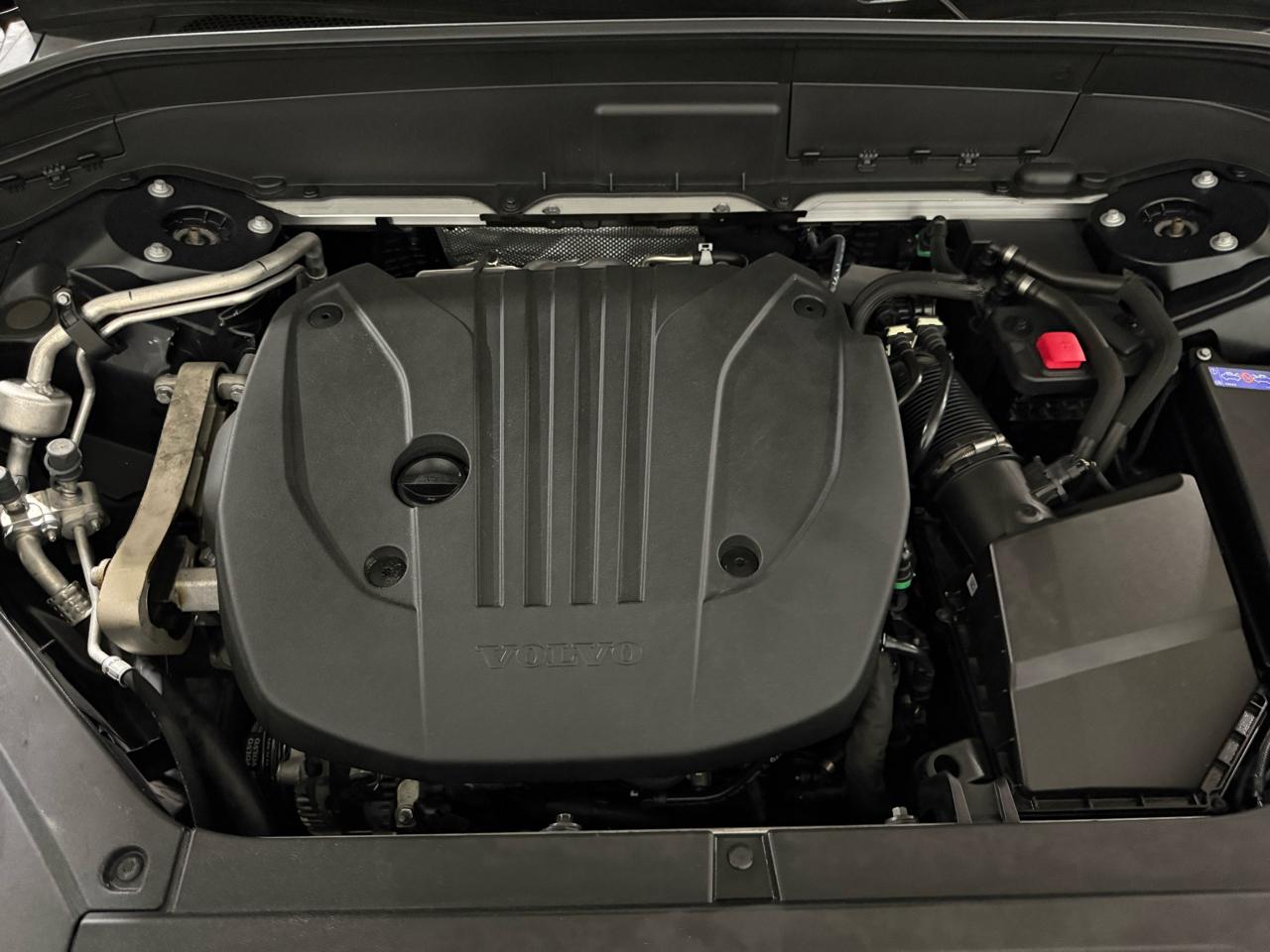 Volvo XC90 B5 Core 2024