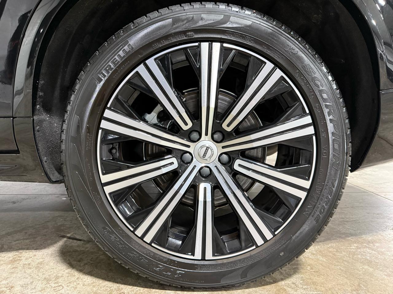Volvo XC90 B5 Core 2024