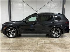 2023 BMW X7 