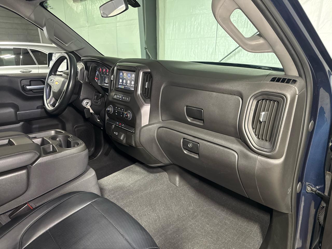 Chevrolet Silverado 1500 Custom Crew Cab Long Box 4WD 2021