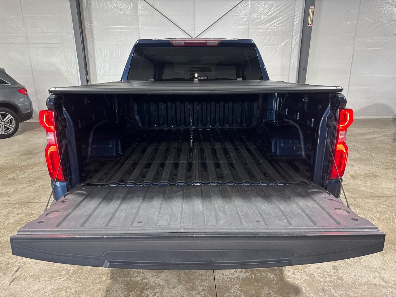 Chevrolet Silverado 1500 Custom Crew Cab Long Box 4WD 2021