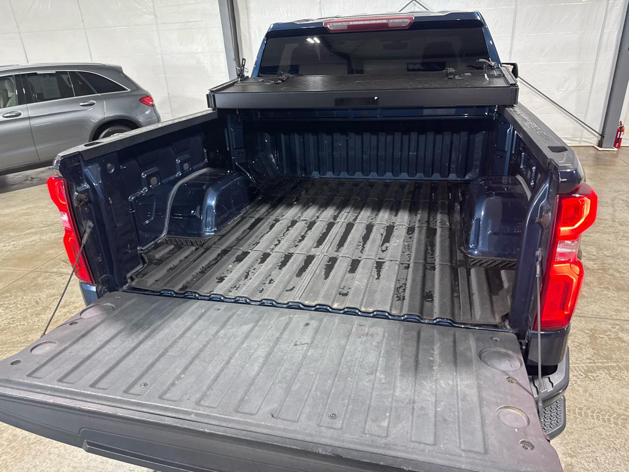 Chevrolet Silverado 1500 Custom Crew Cab Long Box 4WD 2021