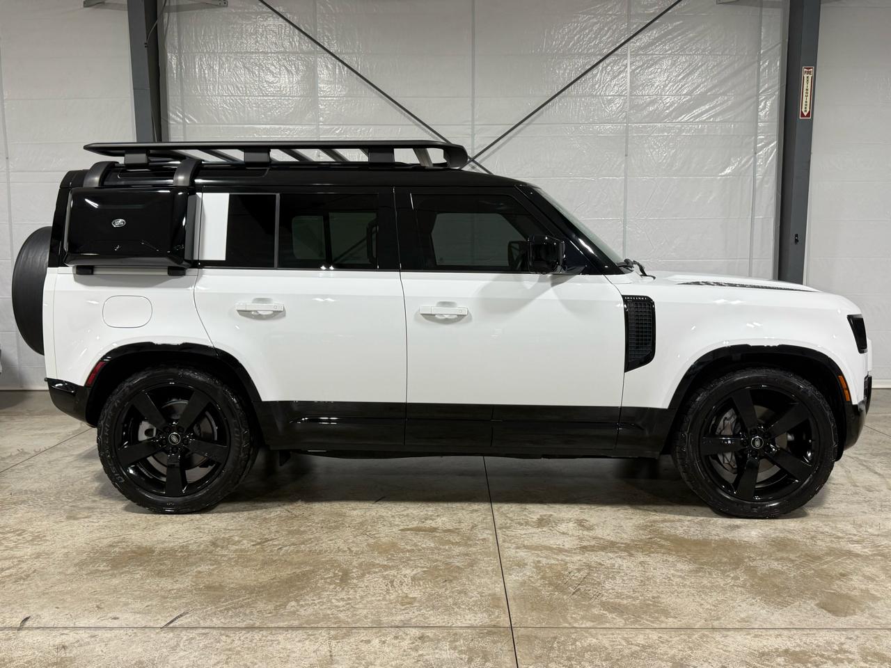 Land Rover Defender 110 X-Dynamic HSE 2022