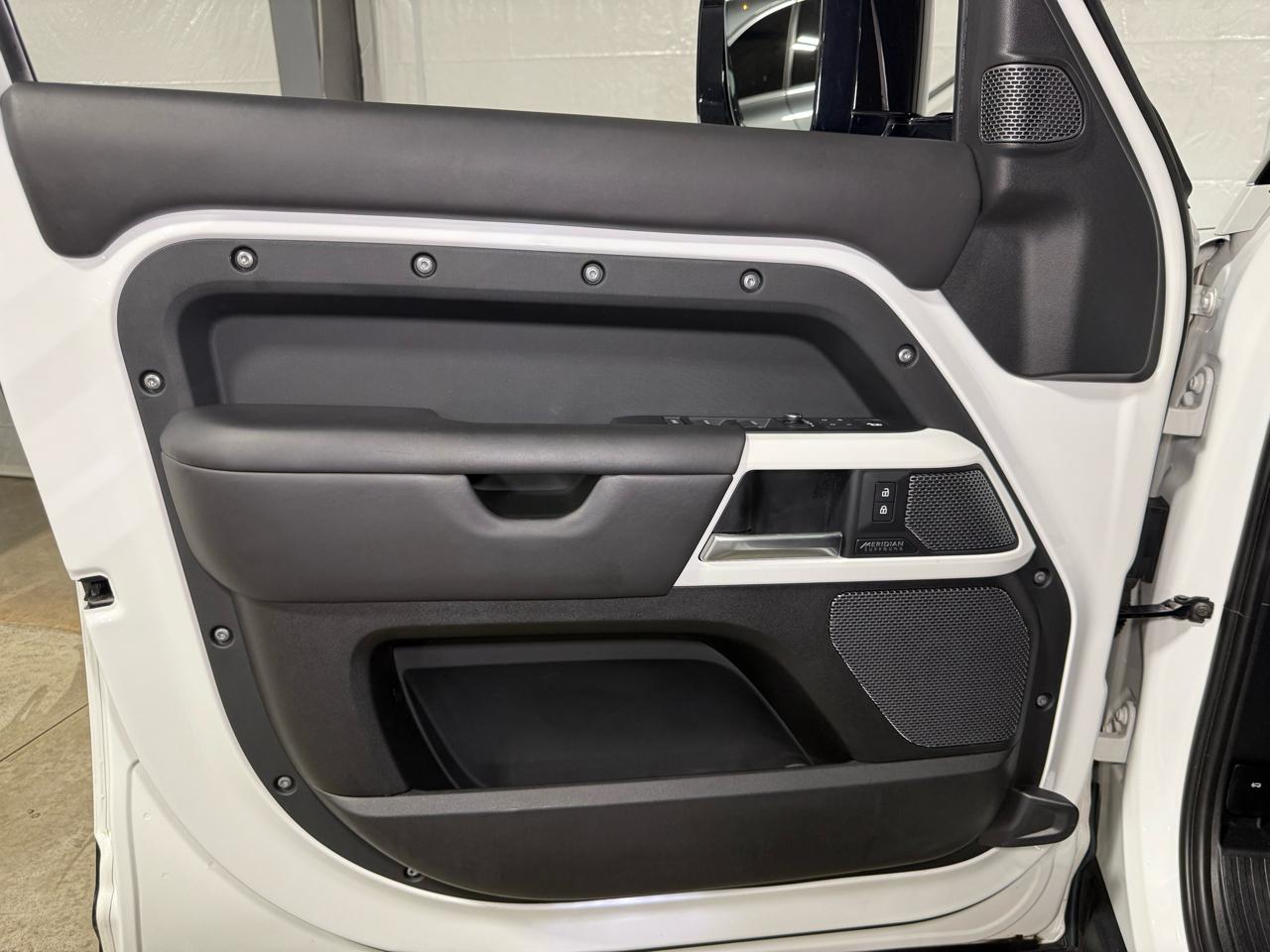 Land Rover Defender 110 X-Dynamic HSE 2022