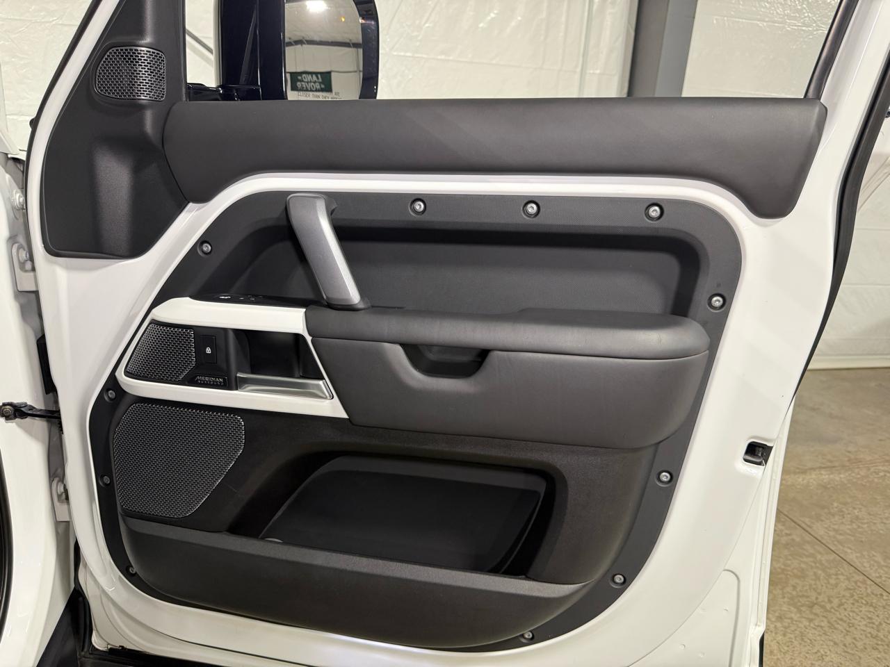 Land Rover Defender 110 X-Dynamic HSE 2022
