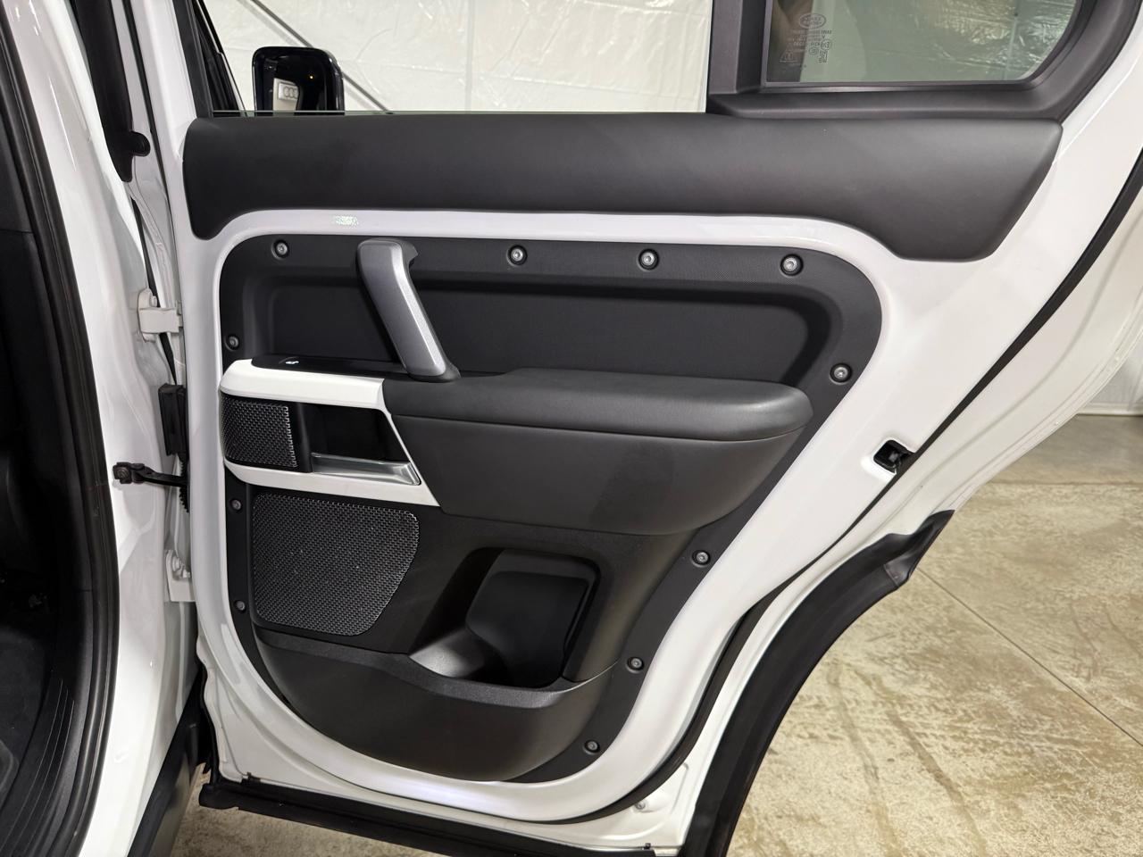 Land Rover Defender 110 X-Dynamic HSE 2022