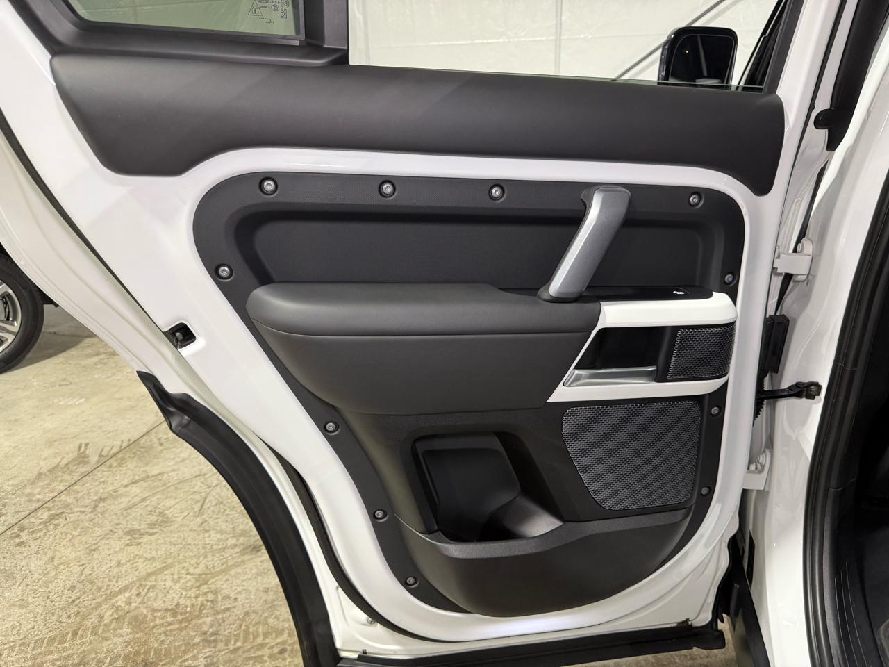 Land Rover Defender 110 X-Dynamic HSE 2022