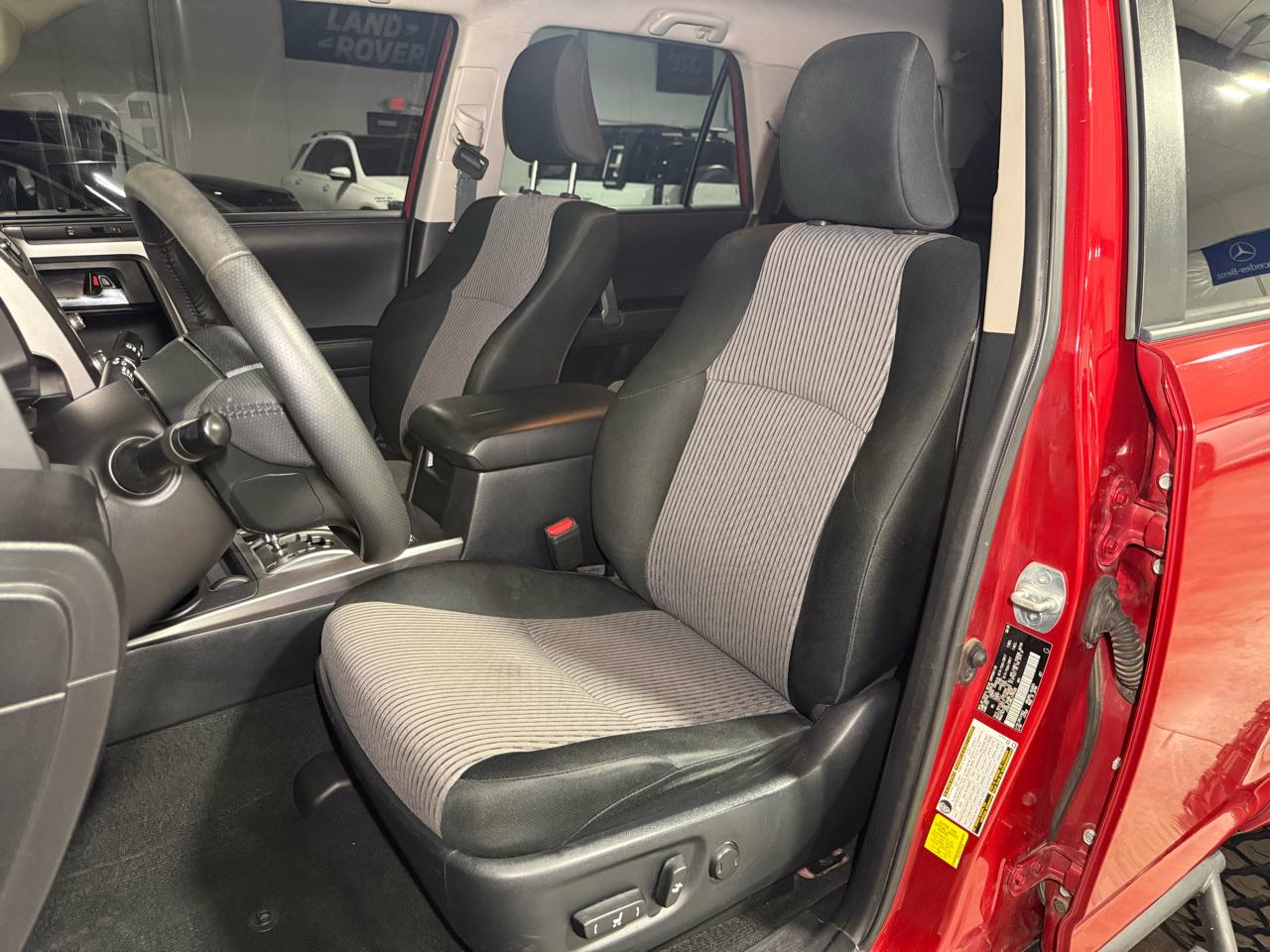 Toyota 4Runner SR5 4WD 2020