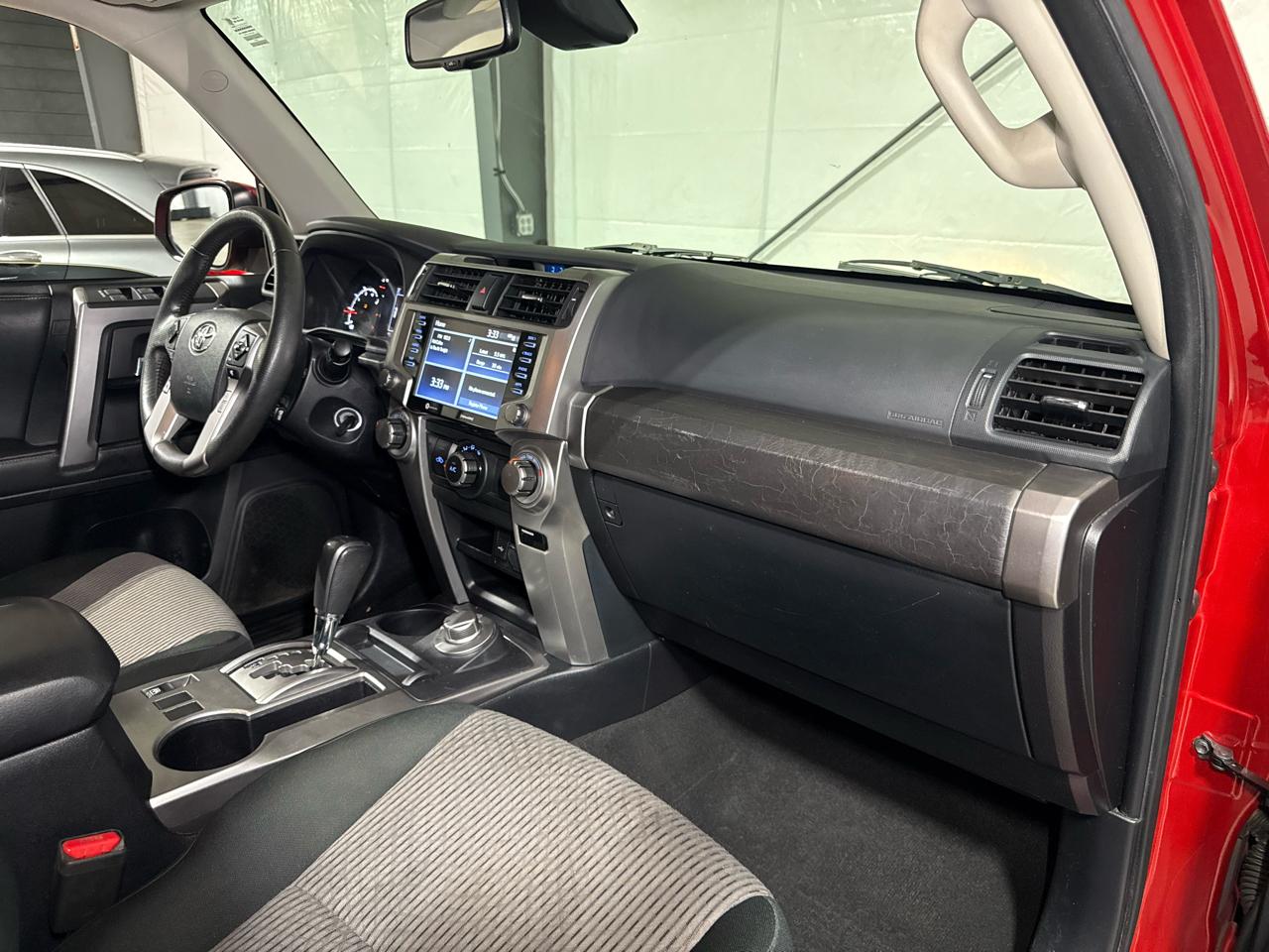 Toyota 4Runner SR5 4WD 2020