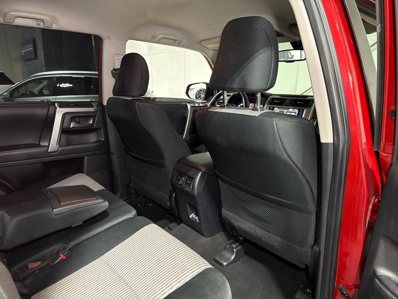 Toyota 4Runner SR5 4WD 2020