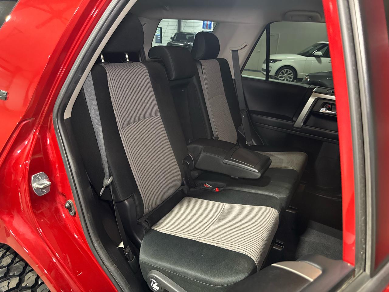 Toyota 4Runner SR5 4WD 2020