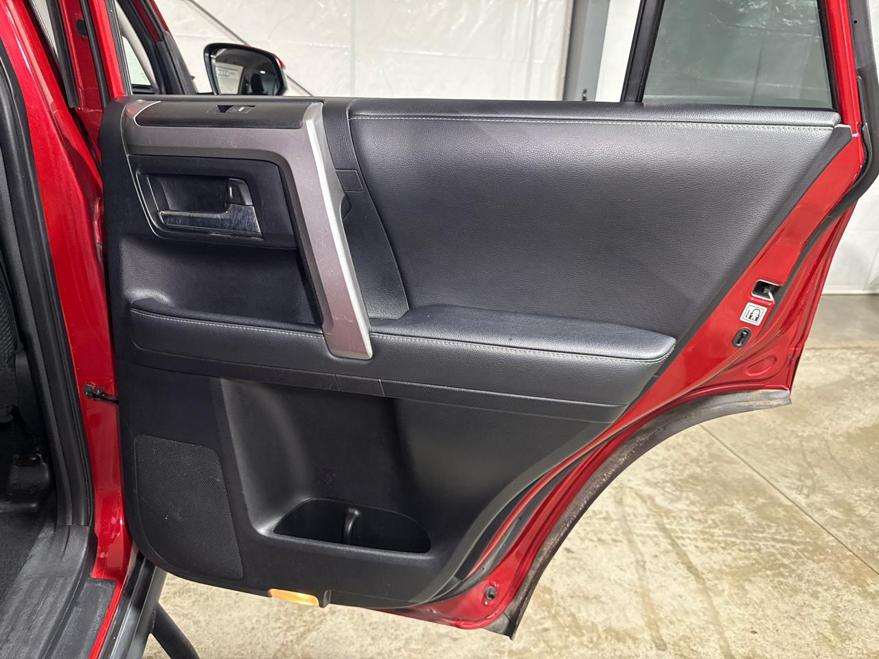 Toyota 4Runner SR5 4WD 2020