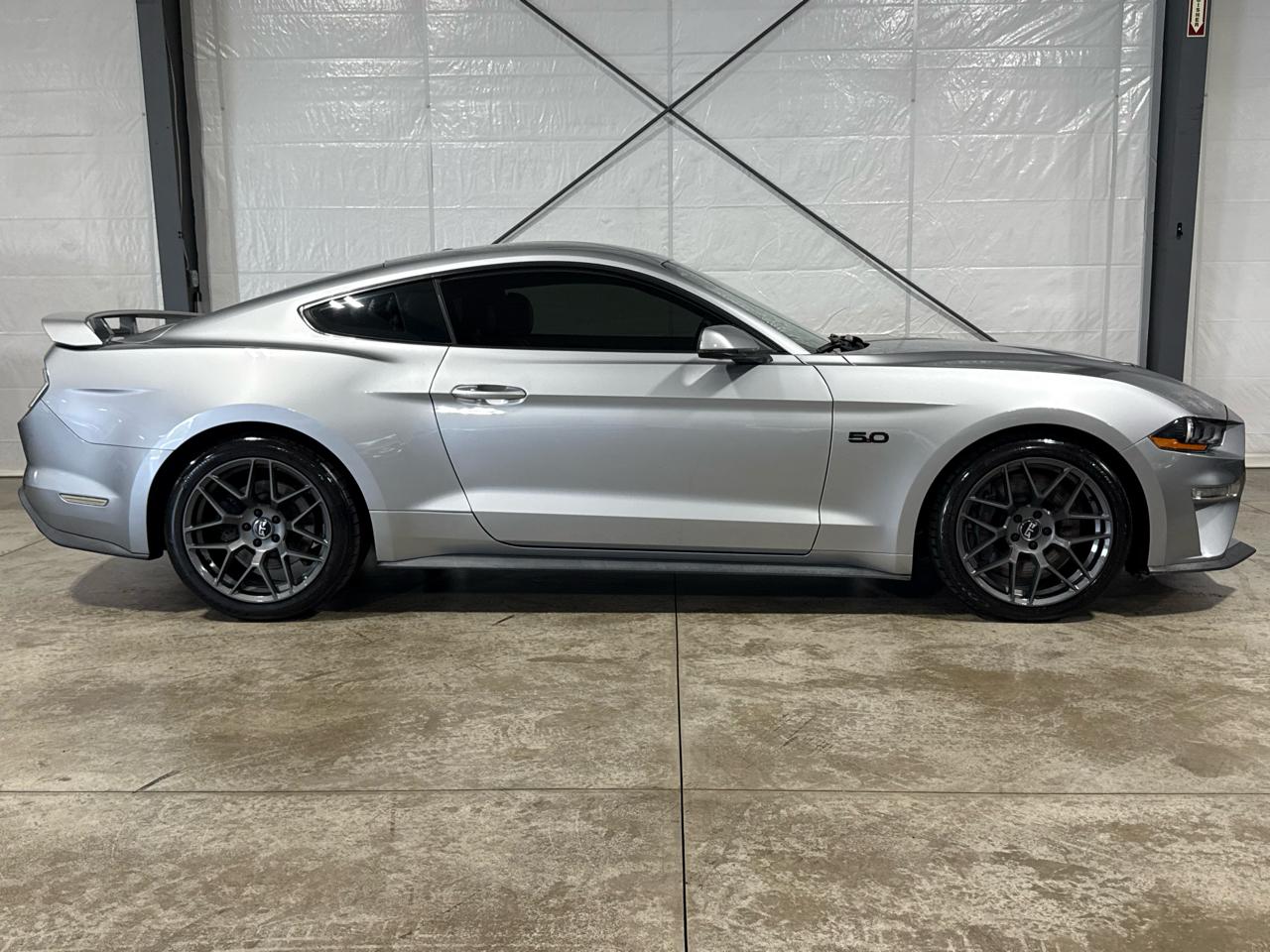 Ford Mustang GT Premium 2D Coupe 2020