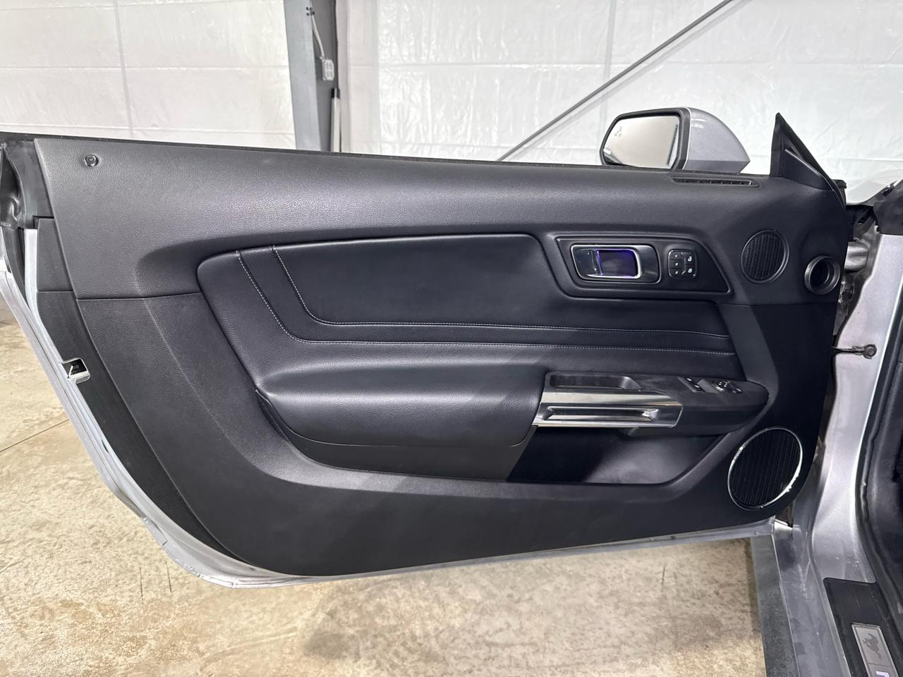 Ford Mustang GT Premium 2D Coupe 2020