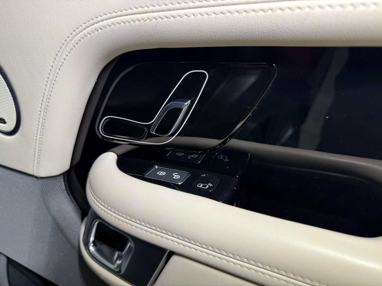 Land Rover Range Rover Supercharged LWB 2019