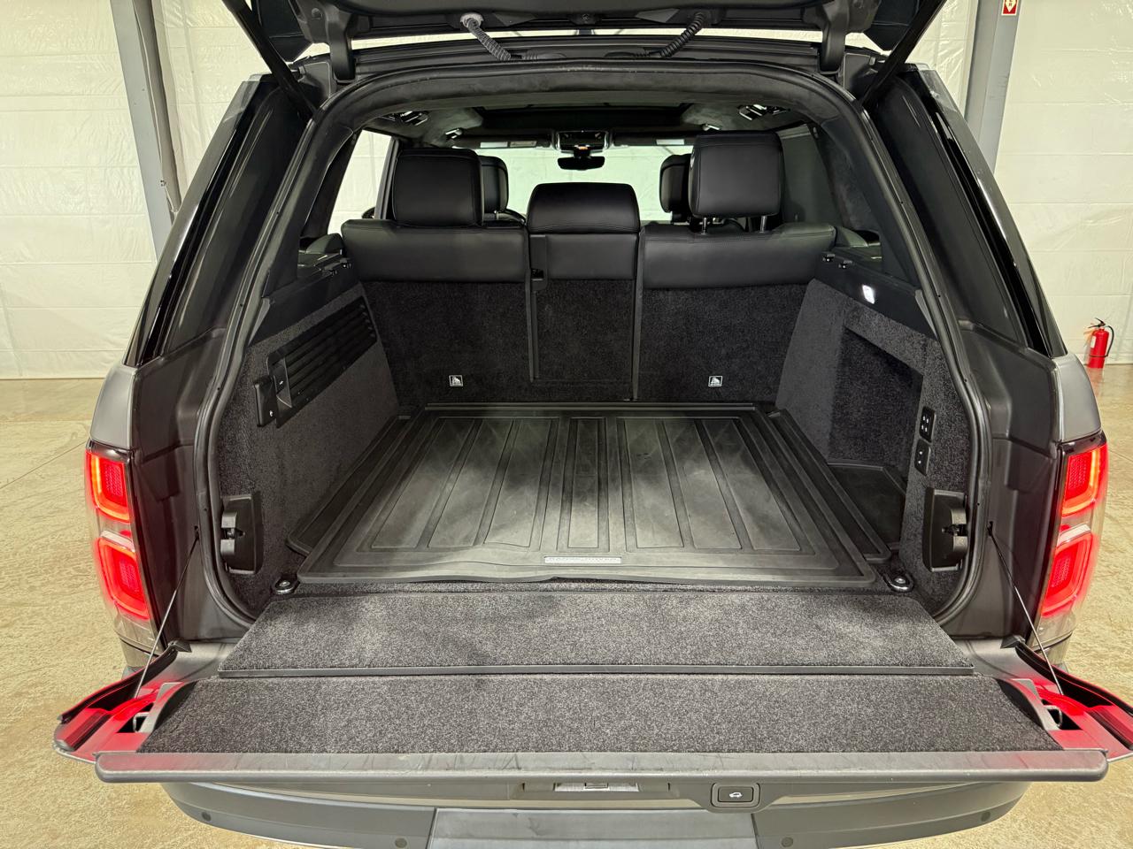 Land Rover Range Rover Supercharged LWB 2019