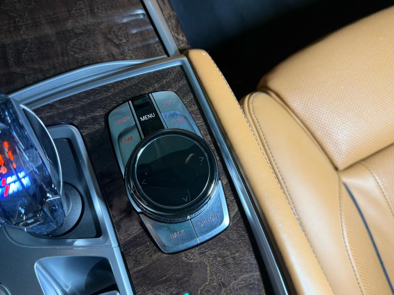 BMW 7-Series  2020
