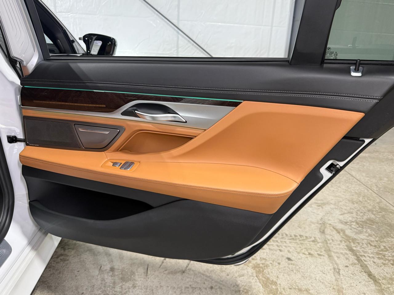 BMW 7-Series  2020