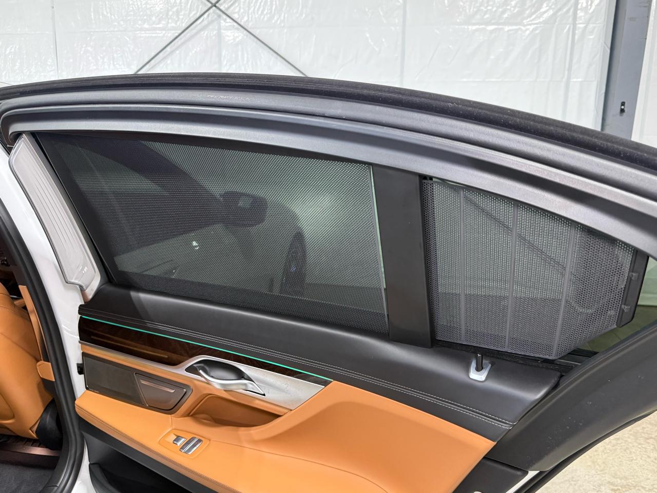 BMW 7-Series  2020