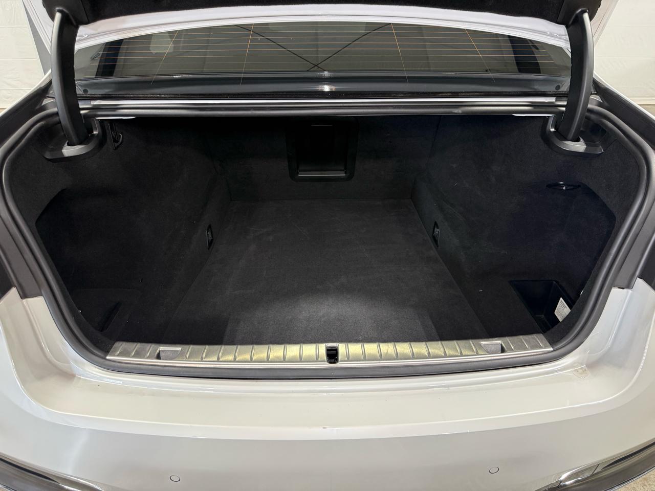 BMW 7-Series  2020