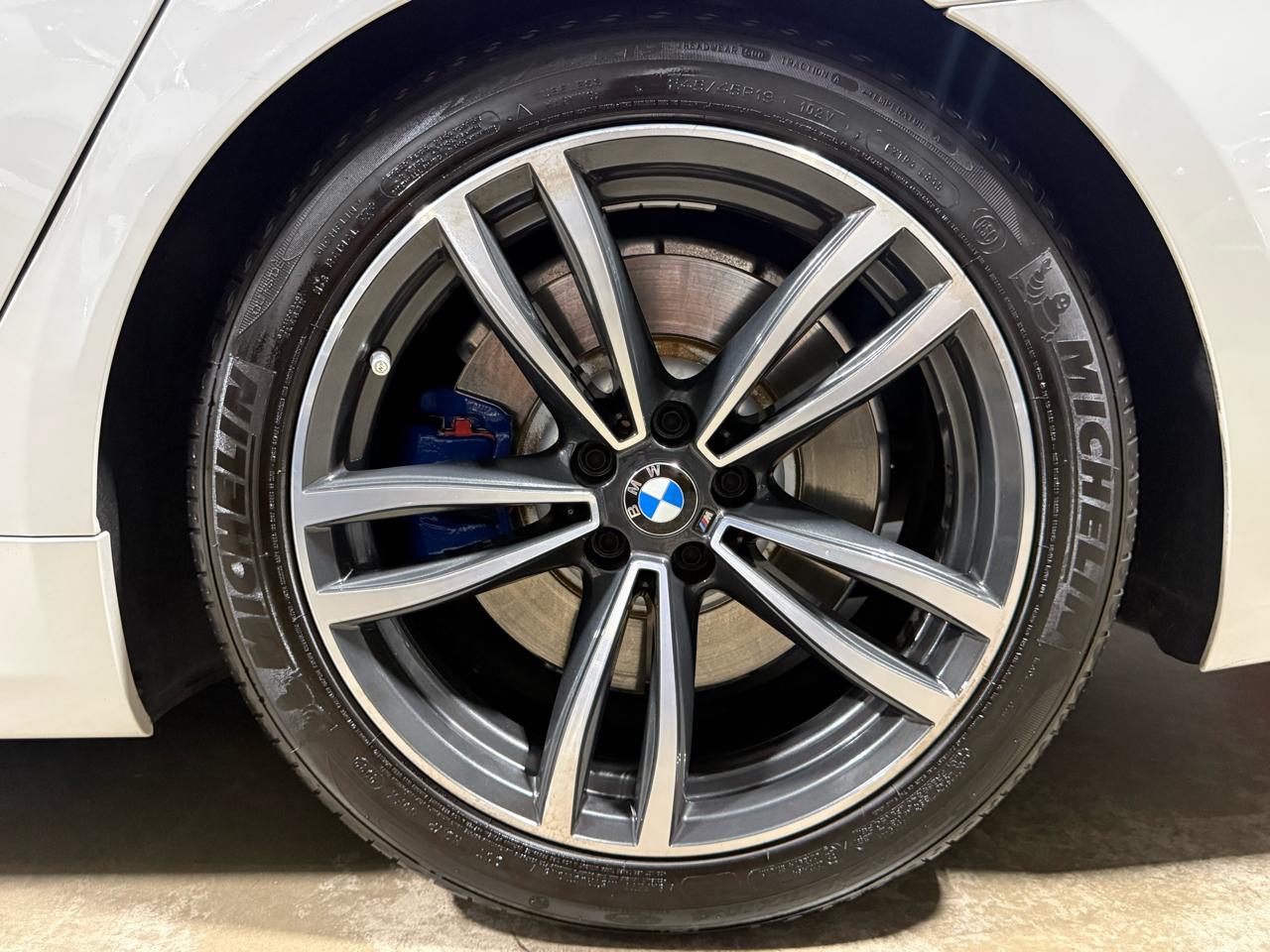 BMW 7-Series  2020
