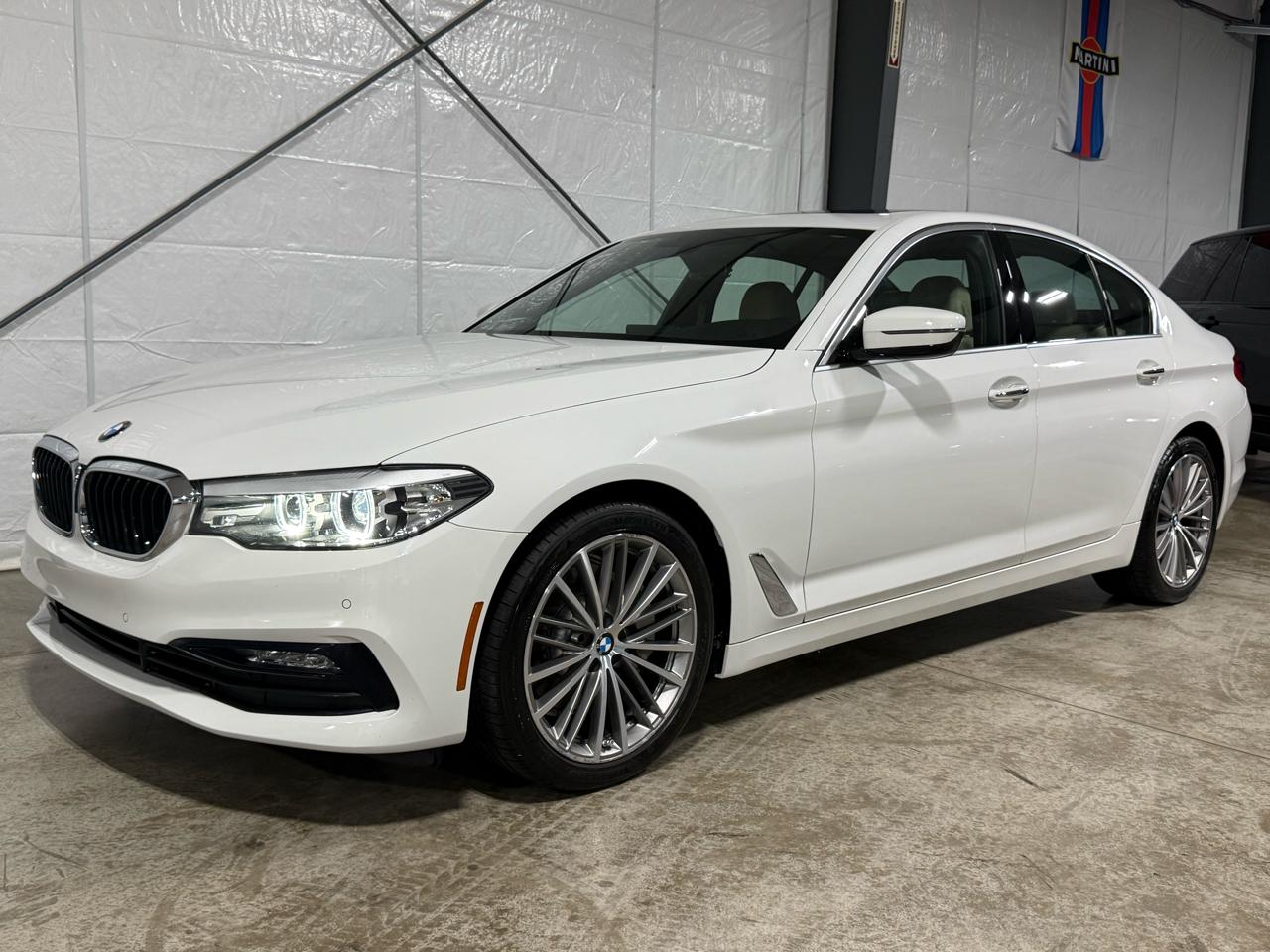 BMW 5-Series 530i 2018