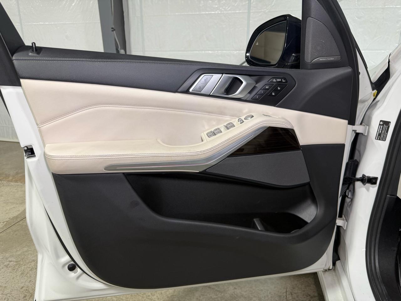 BMW X7  2020