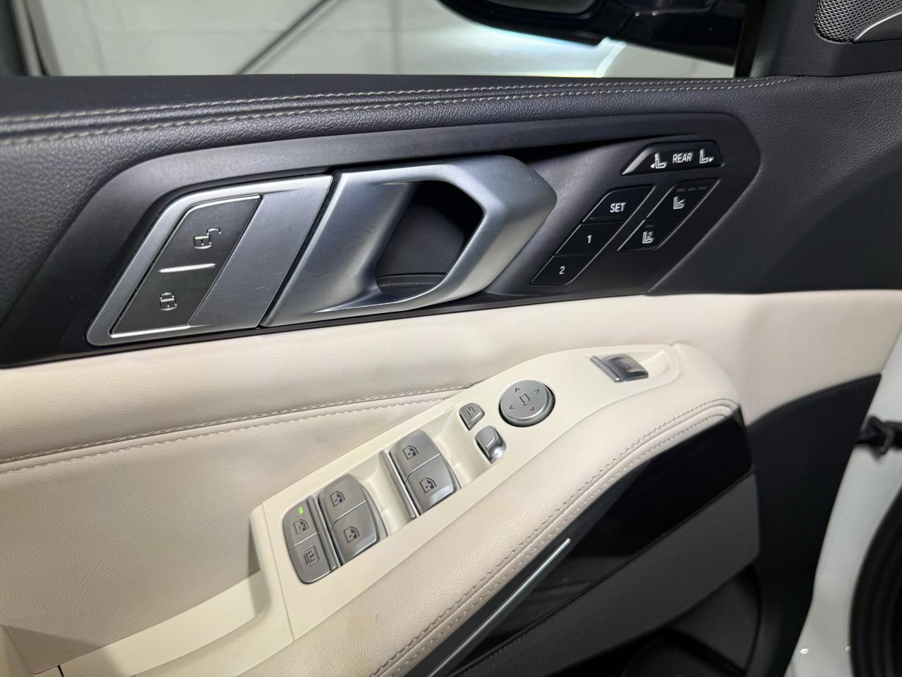 BMW X7  2020