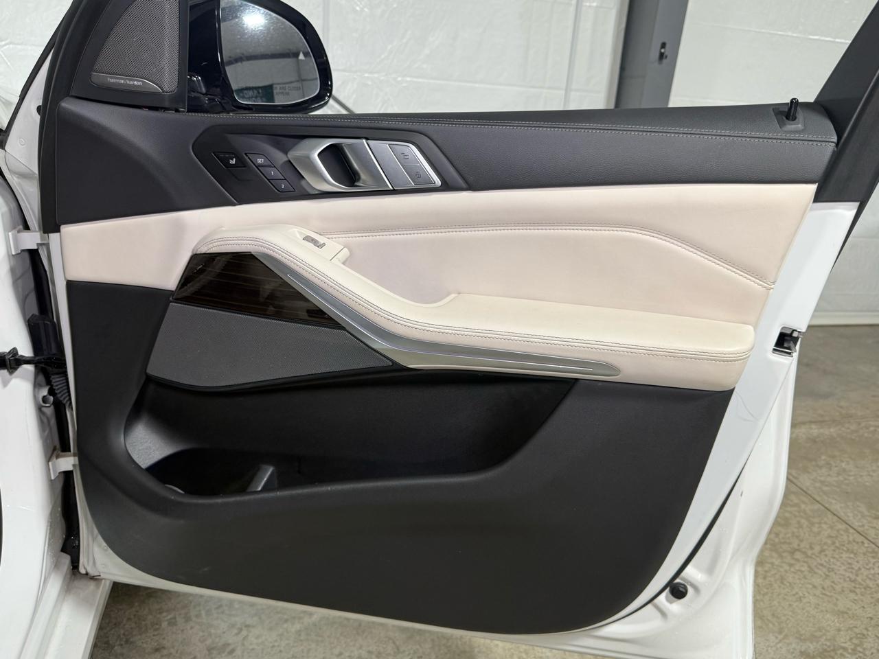 BMW X7  2020
