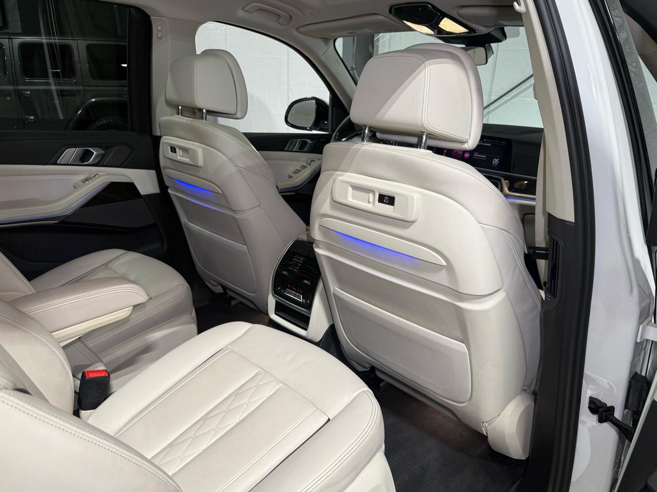 BMW X7  2020