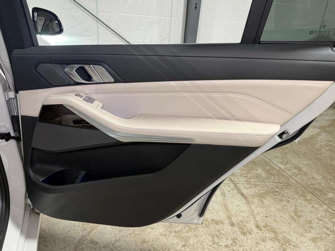 BMW X7  2020