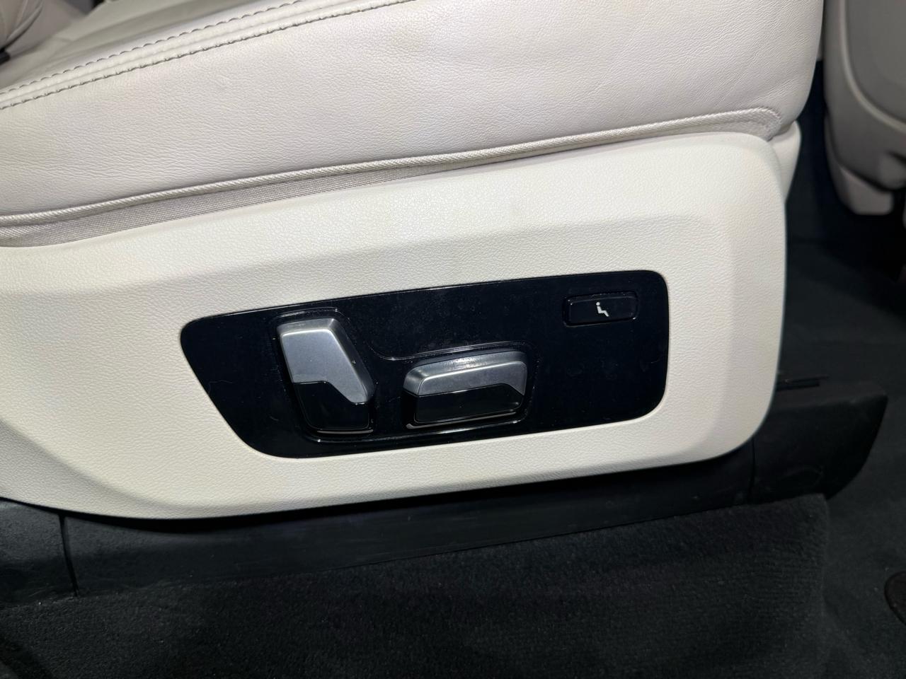 BMW X7  2020