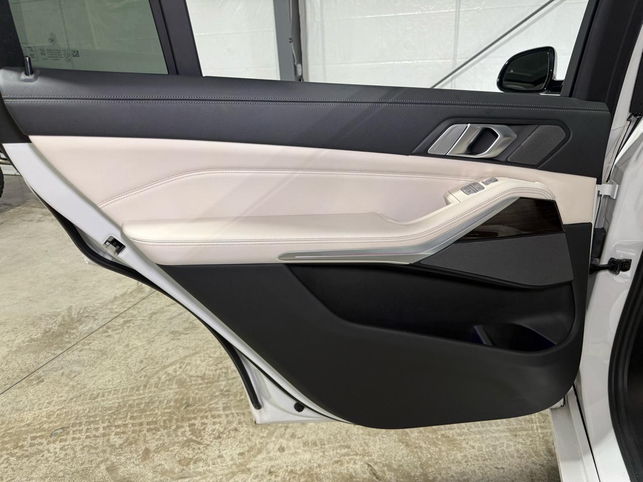 BMW X7  2020