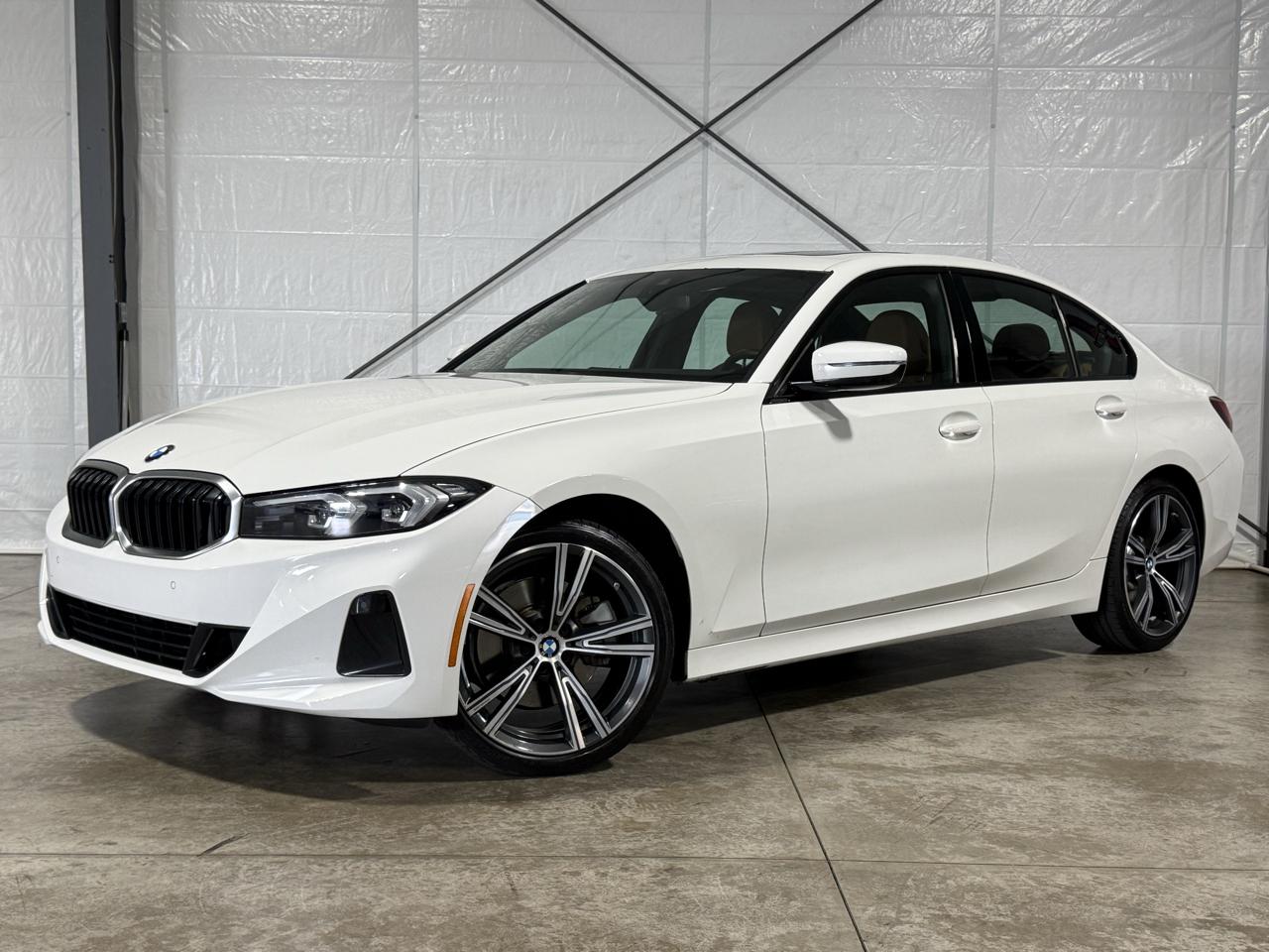 BMW 3-Series 330i 2023