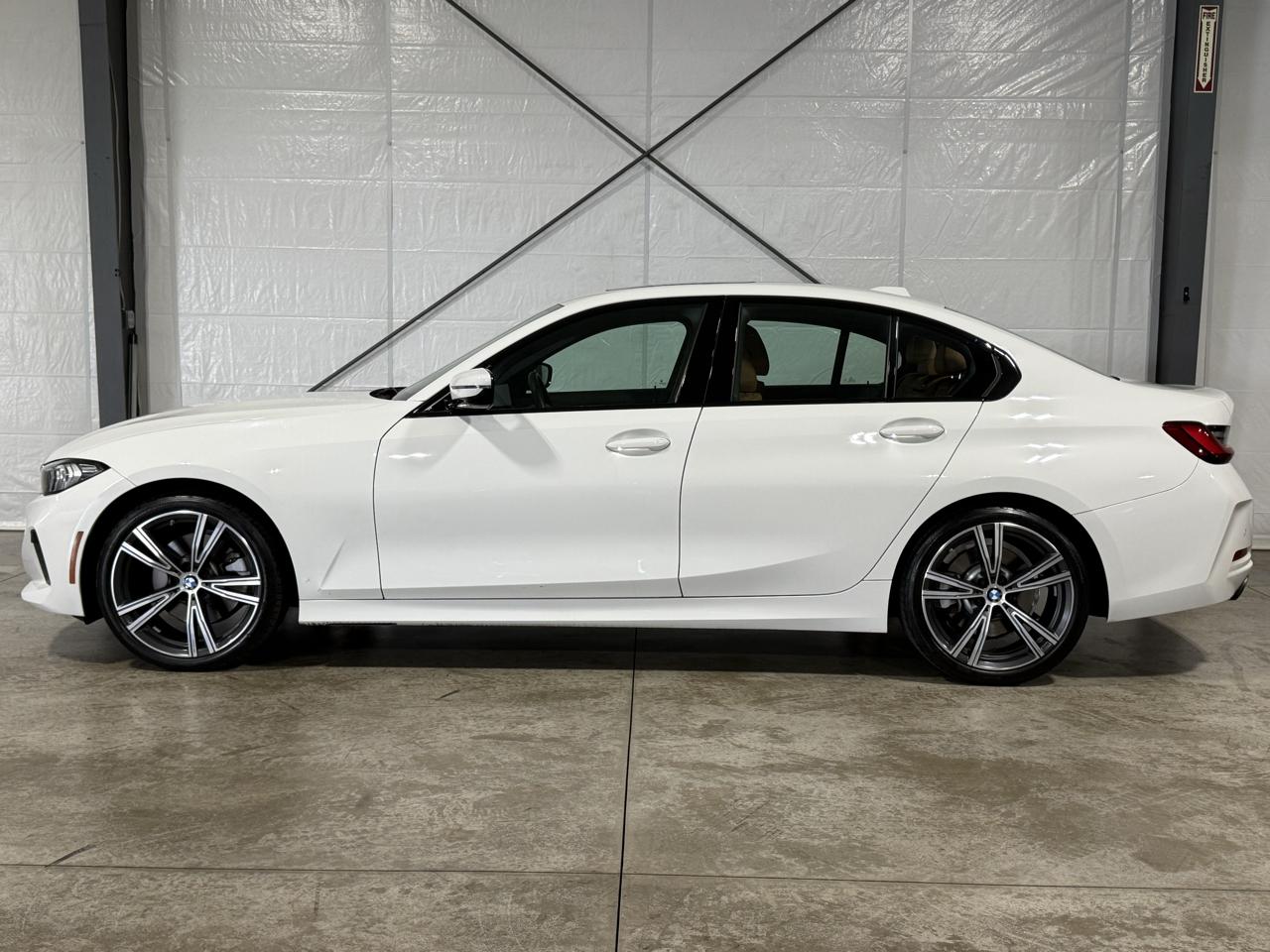 BMW 3-Series 330i 2023