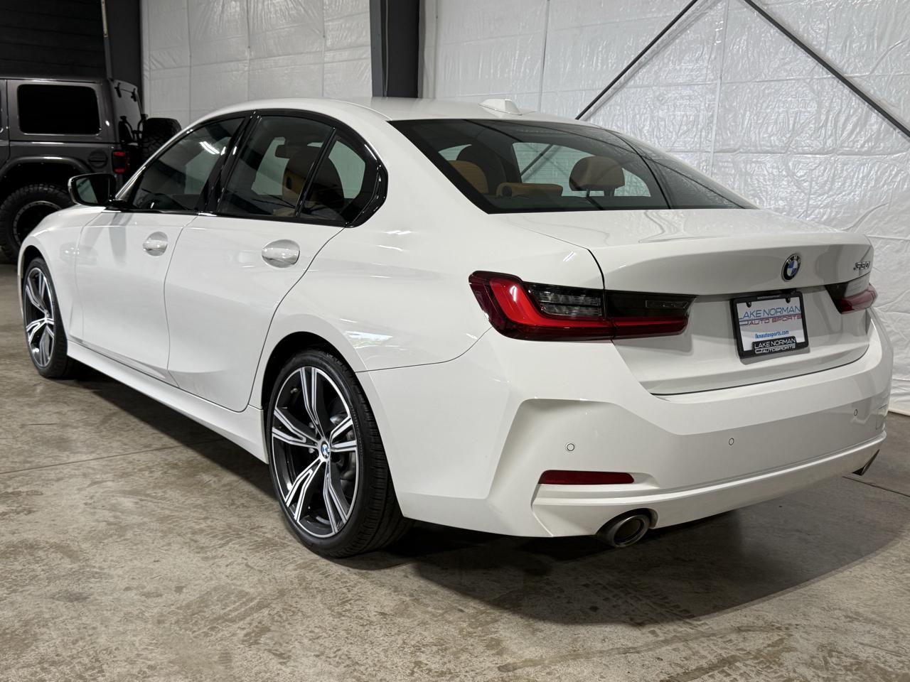 BMW 3-Series 330i 2023