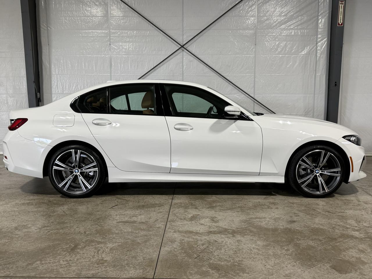BMW 3-Series 330i 2023