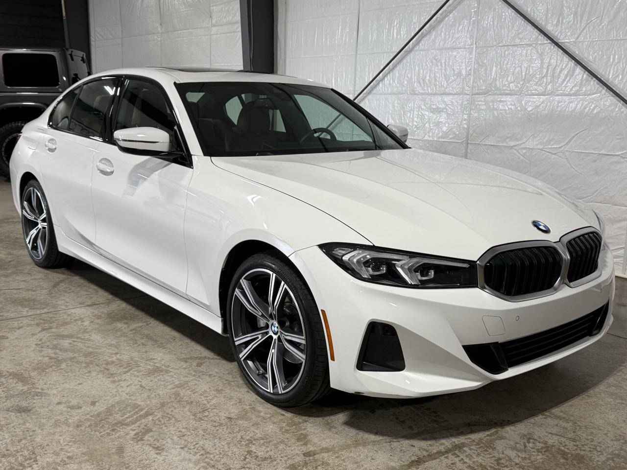 BMW 3-Series 330i 2023
