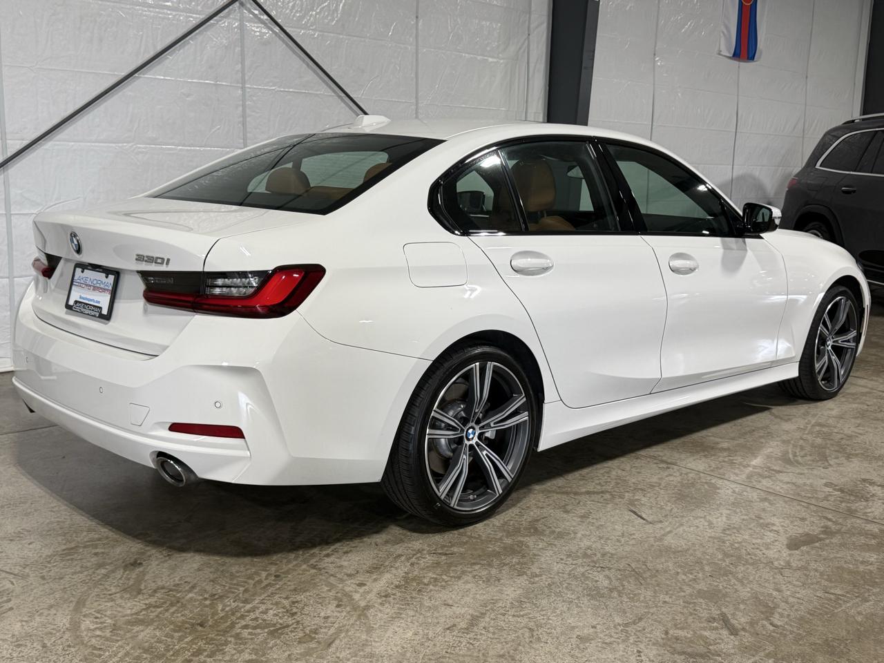 BMW 3-Series 330i 2023