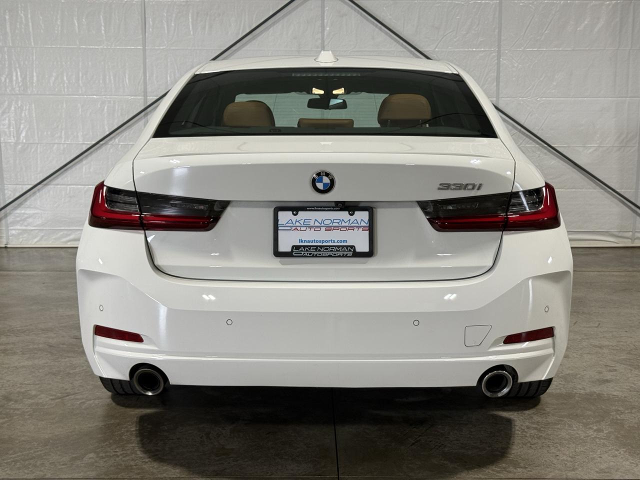 BMW 3-Series 330i 2023