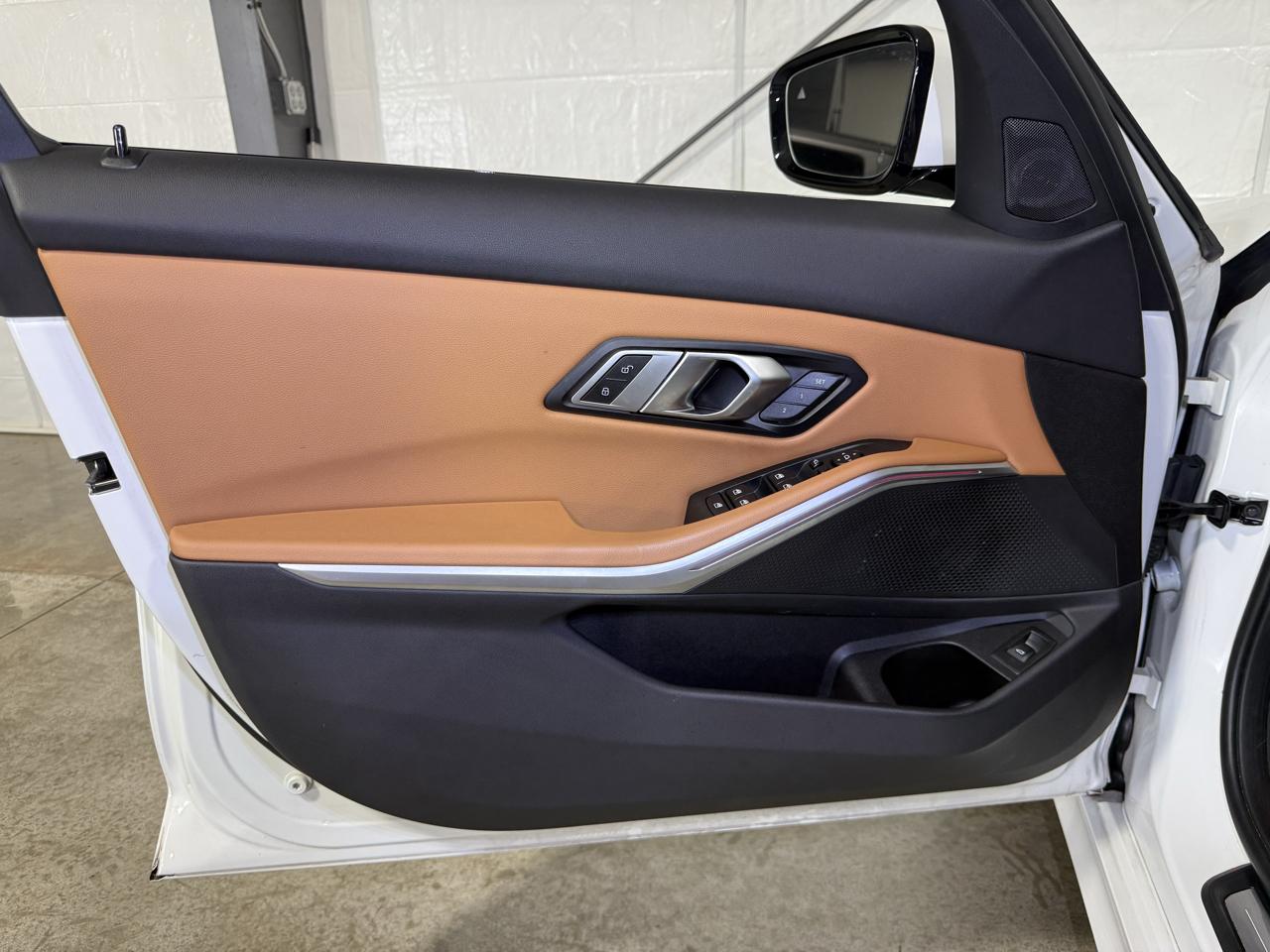 BMW 3-Series 330i 2023